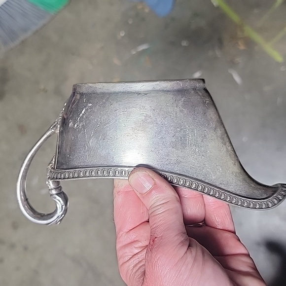 Gravy bowl and tray - Picture 3 of 8